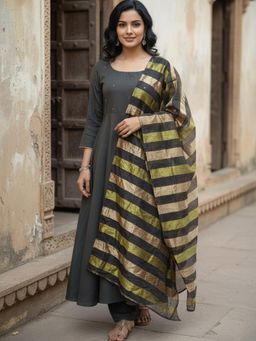 Varanga - Women Thread Work Anarkali Kurta With Pant & Dupatta