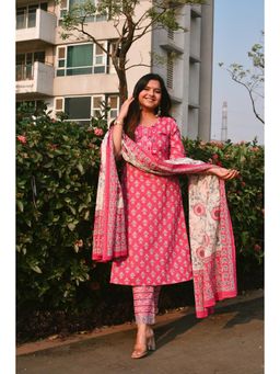 Libas - Printed Pink Kurta and Pant with Dupatta (Set of 3)