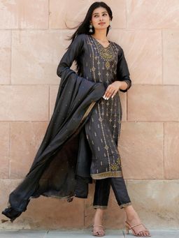 Libas - Embroidered Peach Kurta and Pant with Dupatta (Set of 3)