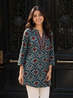 KAFTANIZE - Womens Blue Floral Printed Short Kurti