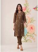 Brown color option