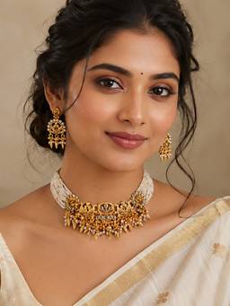 Fida - Gold Traditional Kundan Embellishment Jewellery Set