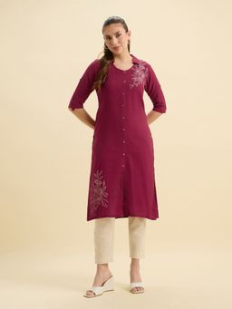 VISMAY - Maroon Cotton Blend Plain Slited Embroidery Kurta
