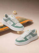 Off White color option, Currently selected