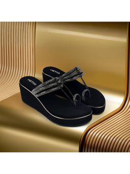 Metro - Women Black Kolhapuris