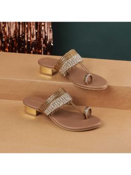 Metro - Women Gold Kolhapuris