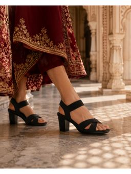 YASSIO - Womens Criss-Cross Strap Block Heel Sandals