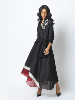 MADDER MUCH - Black Louisa - Moonlit Broach Midi Dress