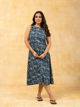 SPARSA - Printed A-Line Sleeveless Cotton Blue Midi Dress