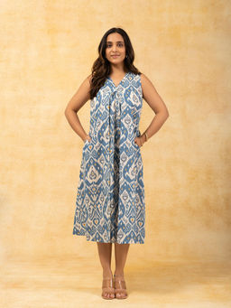 SPARSA - Printed A-Line Sleeveless Cotton Blue Knee Length Dress