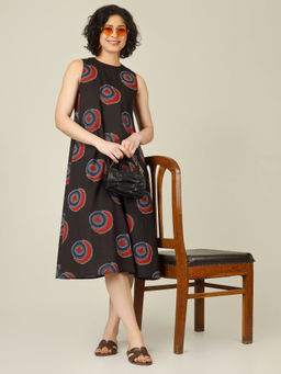 SPARSA - Printed Sleeveless A-Line Cotton Black Knee Length Dress