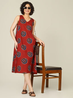 SPARSA - Printed V-Neck Sleeveless A-Line Cotton Maroon Midi Dress