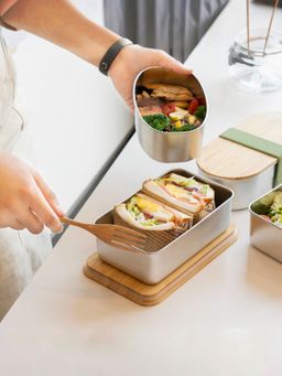 The Better Home - Tiffin With Bamboo Lid Strap Rectangle 950Ml