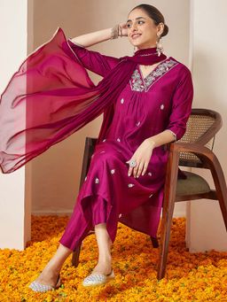 Janasya - Pink Floral Regular Kurta and Pant with Dupatta