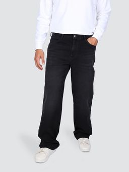 Wrangler - Men Black Redding Relaxed Straight Fit Jeans