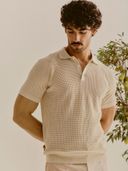 Off White color option, Currently selected