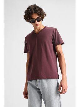 Snitch - Burgundy Solid Half Sleeves Regular Casual T-Shirt for Men