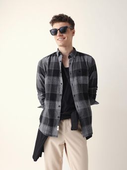 The Bear House - Modern Men’s Casual Checked Black Shirt