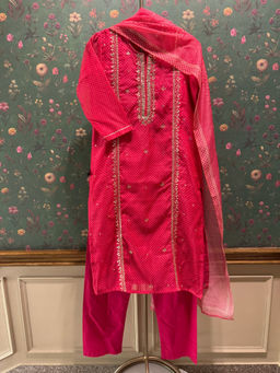 HERITAGE - Bright Pink Gota Patti Chanderi Kurta With Pant & Dupatta