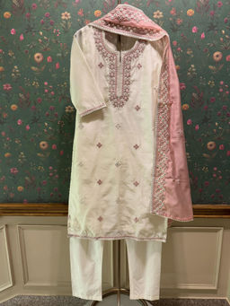 HERITAGE - Ivory And Pink Chanderi Kurta With Pant & Dupatta With Mirror Work