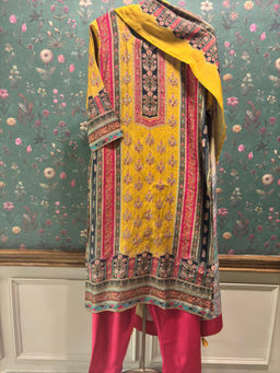 HERITAGE - Mustard Yellow Muslin Kurta With Pant & Dupatta