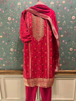 HERITAGE - Red Dola Jacquard Straight Fit Kurta With Pant & Dupatta