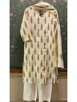 HERITAGE - Dusty Yellow Floral Kurta With Pant & Dupatta
