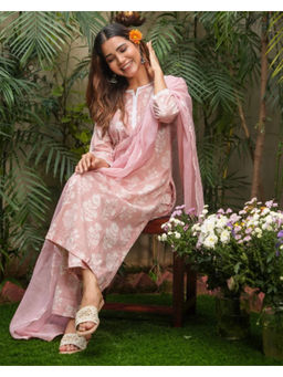 GULABI DORI - Dusty Pink Cotton Kurta With Pant & Dupatta With Lace Work