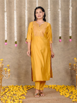 ARAMYA - Yellow Vertigan Straight Solid Kurta With Pant