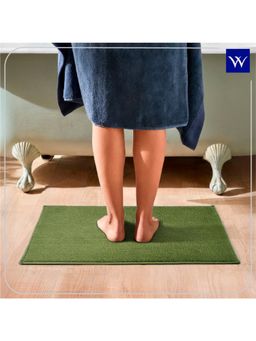 Welspun - Raang Dylon 1268 Gsm Machine Tufted Plain Anti-Skid Bath Mat - 40 X 60Cm Green