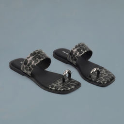 Mochi - Women's Black One Toe Flats