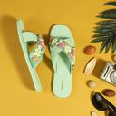 Green color option, Sold out, Currently selected
