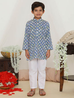 KID1 - Printed Kurta and Pyjama (Set of 2)