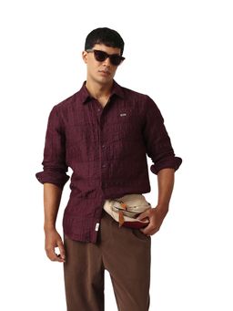 The Bear House - Men Cotton Self Design Slim Fit Casual Shirt Maroon