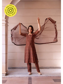 POMCHA - Kapaas Red Phool Brown Kurta with Pant and Dupatta (Set of 3)