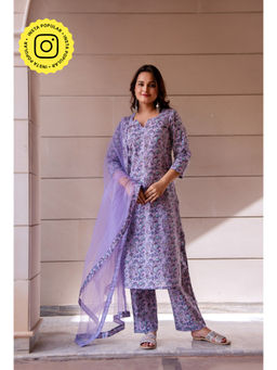 POMCHA - Kapaas Lavender Floral Kurta with Pant and Dupatta (Set of 3)