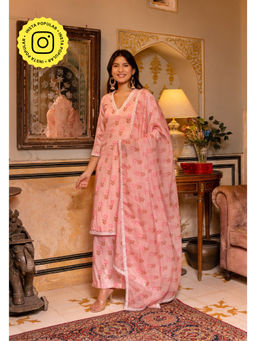 POMCHA - Gaurangi Peach Muslin Printed Kurta with Palazzo and Dupatta (Set of 3)