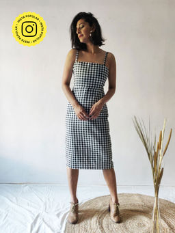 WHY SO BLUE - Checkered Monochrome Knee Length Strappy Dress
