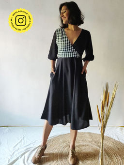 WHY SO BLUE - Classic Black Knee Length Wrap Dress