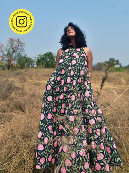 WHY SO BLUE - Women Black Floral Dress