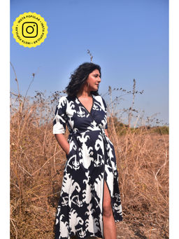 WHY SO BLUE - Women Navy Blue Printed Nala Wrap Dress