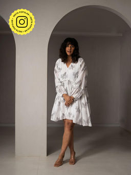 WHY SO BLUE - Avis Ruffled White Dress