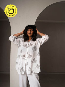 WHY SO BLUE - Avis White Printed Shirt
