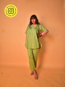 Green color option, Sold out, Currently selected