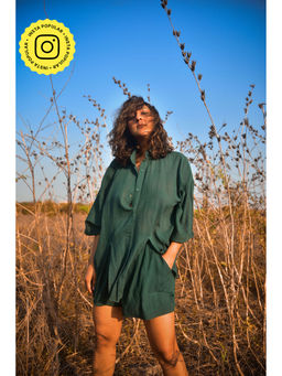 WHY SO BLUE - Green Solid Nina Shorts