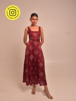 WHY SO BLUE - Mohna Modal Strappy Dress - Maroon