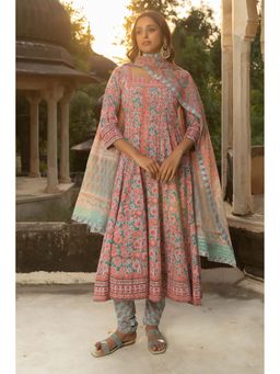 TERHA TAALI - Peach Floral Square Neck Anarkali Kurta Pant & Dupatta