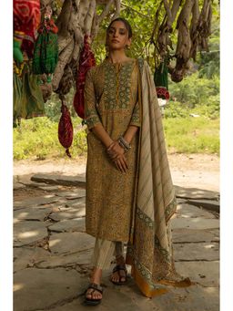 TERHA TAALI - Olive Floral Mandarin Neck Kurta Pant & Dupatta