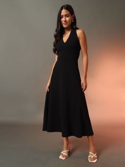 Trend Arrest - Women Black Solid Midi Dress