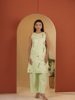 Meeshara - Green Cotton Boat Neck Hand Embroidery Solid Kurta with Pant